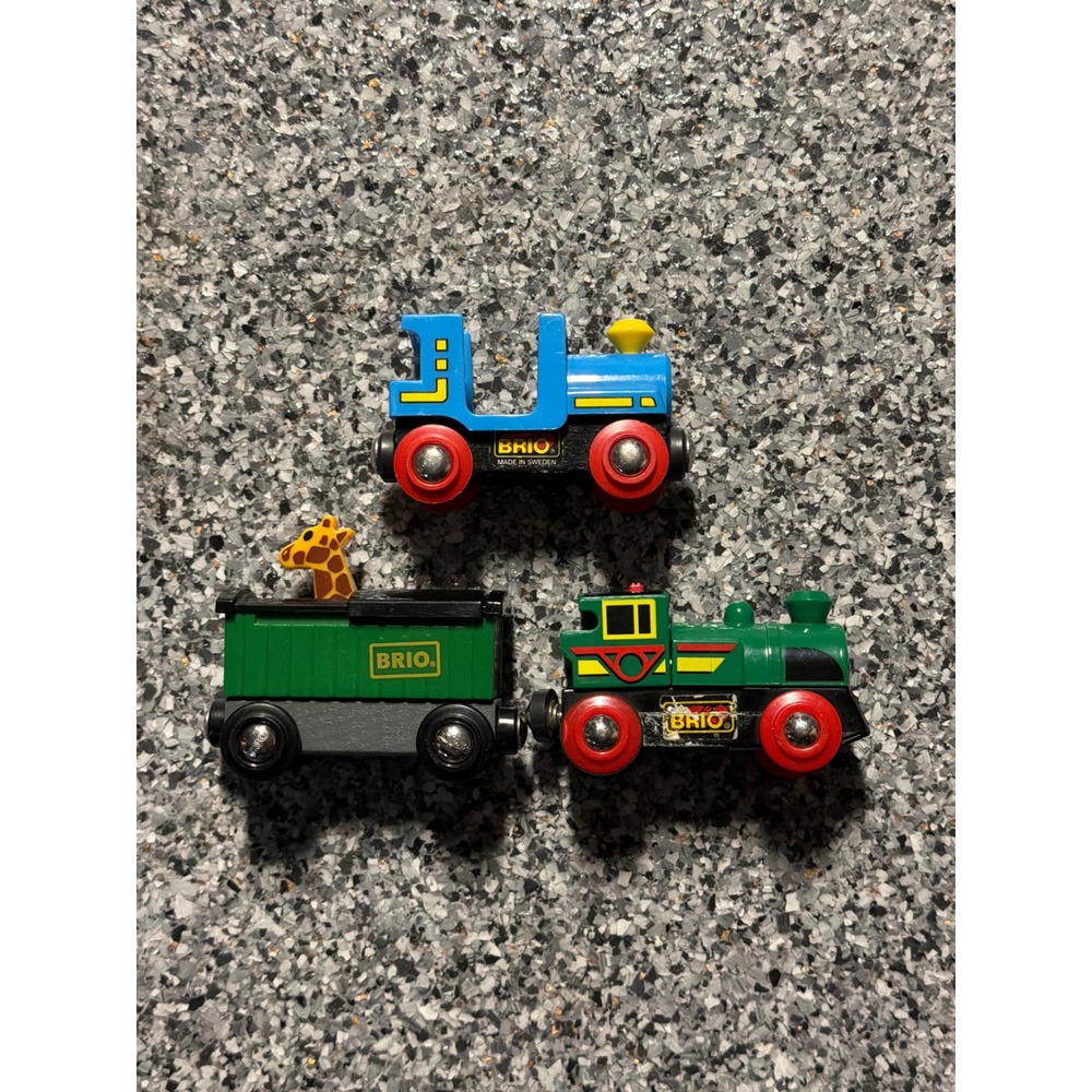 Brio Wooden Railway Magnetic Train Set Battery Engine Giraffe Car 3pc